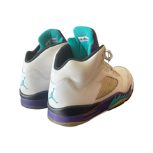 Load image into Gallery viewer, Jordan 5 "Grape"
