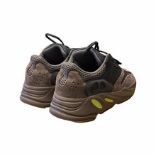 Load image into Gallery viewer, Yeezy 700 "Mauve"
