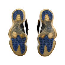 Load image into Gallery viewer, 2009 Jordan 11 "Space Jam"
