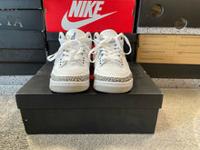 Load image into Gallery viewer, Jordan 3 “UNC”
