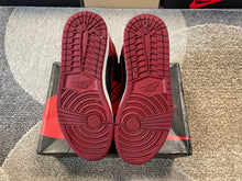 Load image into Gallery viewer, 2016 Jordan 1 “Banned”
