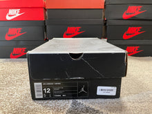 Load image into Gallery viewer, 2001 Jordan 1 “Bred”
