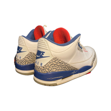 Load image into Gallery viewer, Jordan 3 “True Blue”
