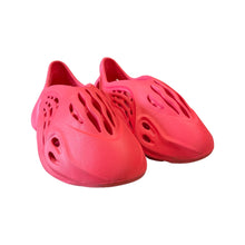 Load image into Gallery viewer, Yeezy Foam Runner “Vermillion”
