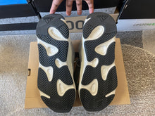 Load image into Gallery viewer, VNDS Yeezy 700 “Static”
