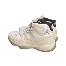 Load image into Gallery viewer, Jordan 11 “Legend Blue”
