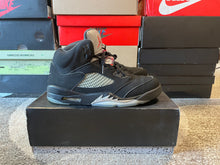 Load image into Gallery viewer, Jordan 5 “Black Metallic”
