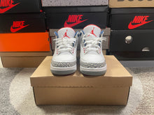 Load image into Gallery viewer, Jordan 3 “True Blue”
