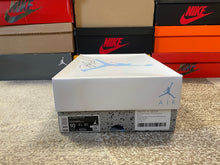 Load image into Gallery viewer, Jordan 4 “University Blue”
