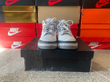 Load image into Gallery viewer, Jordan 3 “Racer Blue”
