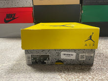Load image into Gallery viewer, Jordan 4 “Lightning”
