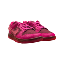 Load image into Gallery viewer, DS Nike Dunk Low “Valentine’s Day”

