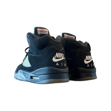 Load image into Gallery viewer, Jordan 5 “Black Metallic”
