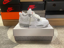 Load image into Gallery viewer, Jordan 4 “White Oreo”
