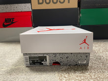 Load image into Gallery viewer, Jordan 4 “White Oreo”
