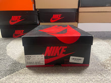 Load image into Gallery viewer, 2016 Jordan 1 “Banned”
