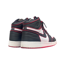 Load image into Gallery viewer, Jordan 1 “Bloodline”
