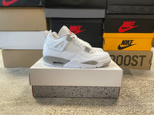 Load image into Gallery viewer, DS Jordan 4 “White Oreo”
