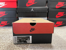 Load image into Gallery viewer, Jordan 11 “Bred”
