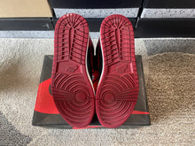 Load image into Gallery viewer, 2016 Jordan 1 “Banned”
