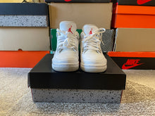 Load image into Gallery viewer, Jordan 4 “White Oreo”
