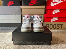 Load image into Gallery viewer, Jordan 3 “True Blue”
