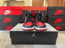 Load image into Gallery viewer, 2001 Jordan 1 “Bred”
