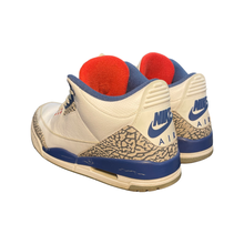 Load image into Gallery viewer, Jordan 3 “True Blue”
