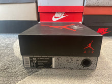 Load image into Gallery viewer, Jordan 4 “Bred”
