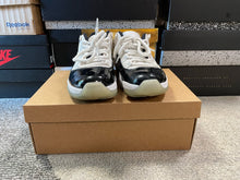 Load image into Gallery viewer, Jordan 11 Low “Concord”
