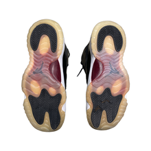 Load image into Gallery viewer, Jordan 11 “72-10”
