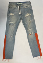 Load image into Gallery viewer, Off-White x Levi’s Jeans
