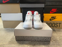 Load image into Gallery viewer, DS Jordan 4 “White Oreo”

