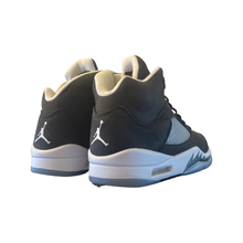Load image into Gallery viewer, Jordan 5 “Moonlight”
