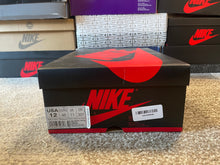 Load image into Gallery viewer, 2016 Jordan 1 “Banned”
