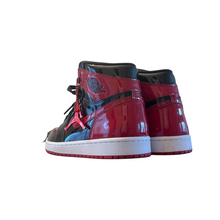 Load image into Gallery viewer, VNDS Jordan 1 “Patent Bred”
