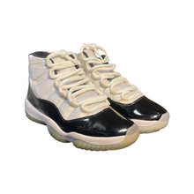 Load image into Gallery viewer, Jordan 11 “Concord”
