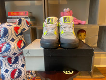 Load image into Gallery viewer, VNDS Jordan 4 “Neon 95”
