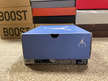 Load image into Gallery viewer, Jordan 6 “University Blue”
