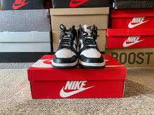 Load image into Gallery viewer, DS Nike Dunk High “Black White”
