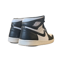 Load image into Gallery viewer, 2014 Jordan Retro 1 “Black White”
