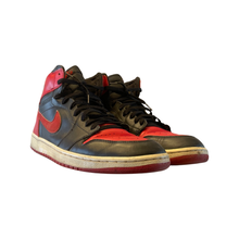 Load image into Gallery viewer, 2001 Jordan 1 “Bred”
