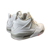 Load image into Gallery viewer, Jordan 4 “White Oreo”

