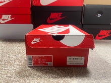 Load image into Gallery viewer, DS Nike Dunk Low “Valentine’s Day”
