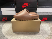 Load image into Gallery viewer, VNDS Yeezy Slide “Flax”
