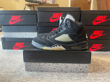 Load image into Gallery viewer, Jordan 5 “Black Metallic”
