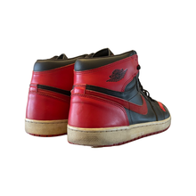 Load image into Gallery viewer, 2001 Jordan 1 “Bred”
