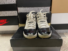 Load image into Gallery viewer, Jordan 11 “Concord”
