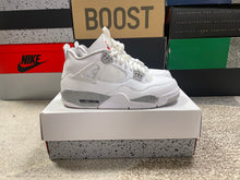 Load image into Gallery viewer, Jordan 4 “White Oreo”
