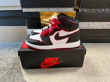 Load image into Gallery viewer, Jordan 1 “Bloodline”
